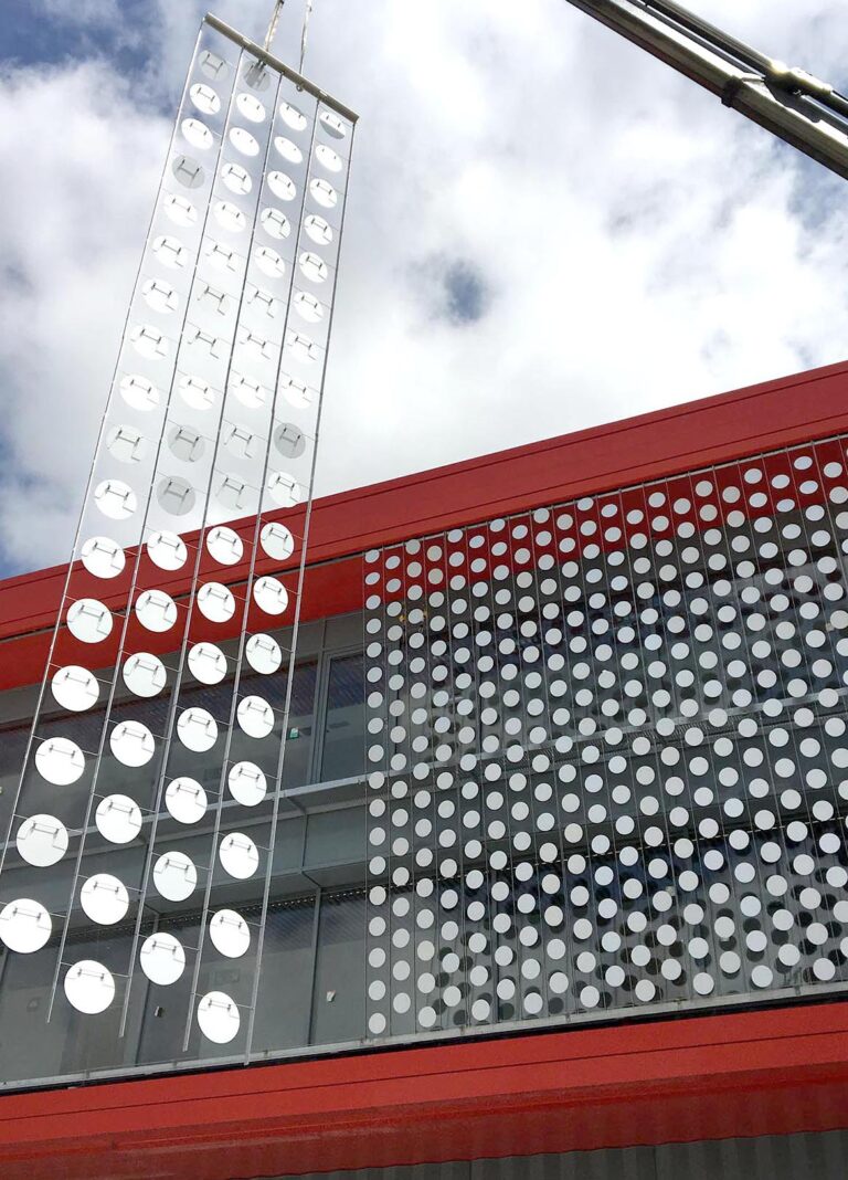 Kinetic or static cladding