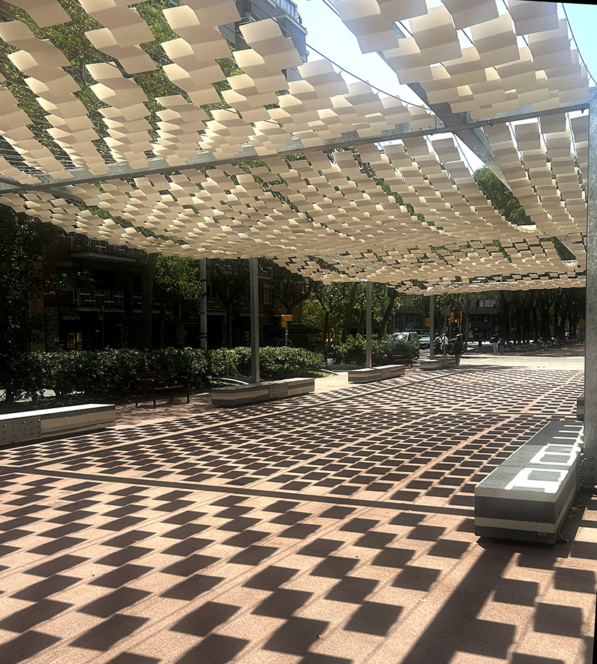 Denvelops kinetic pergola